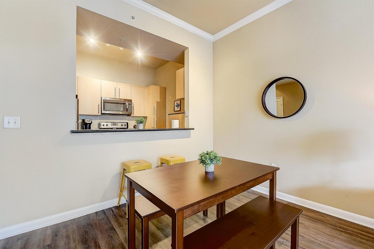 Frontdesk Oakwood Residence Apts Uptown Dallas Dış mekan fotoğraf