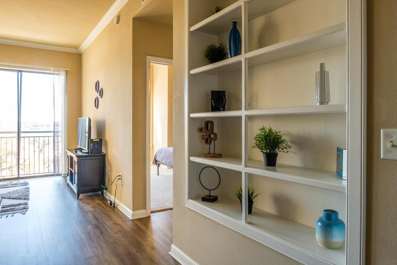 Frontdesk Oakwood Residence Apts Uptown Dallas Dış mekan fotoğraf