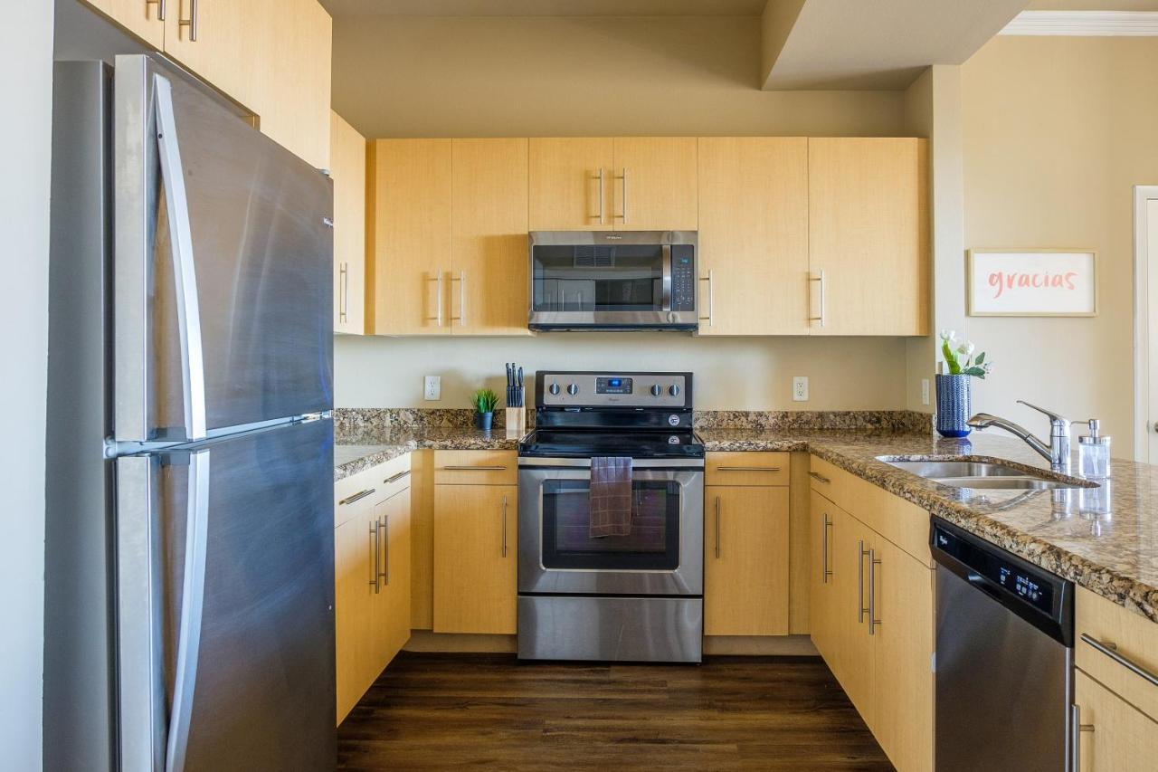 Frontdesk Oakwood Residence Apts Uptown Dallas Dış mekan fotoğraf