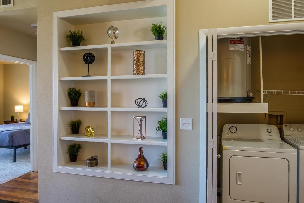 Frontdesk Oakwood Residence Apts Uptown Dallas Dış mekan fotoğraf