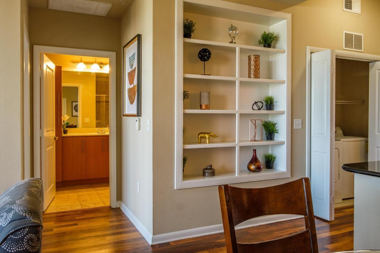 Frontdesk Oakwood Residence Apts Uptown Dallas Dış mekan fotoğraf