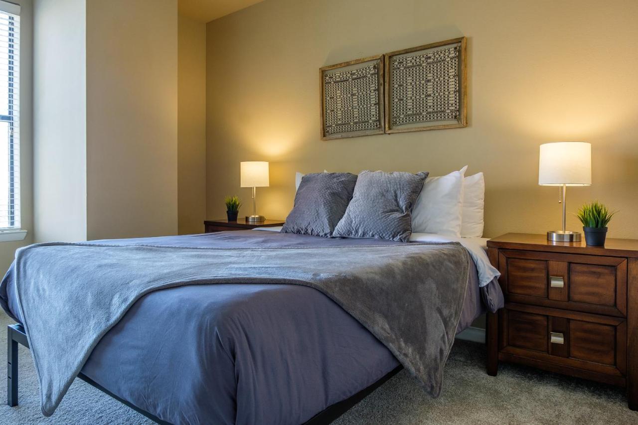 Frontdesk Oakwood Residence Apts Uptown Dallas Dış mekan fotoğraf