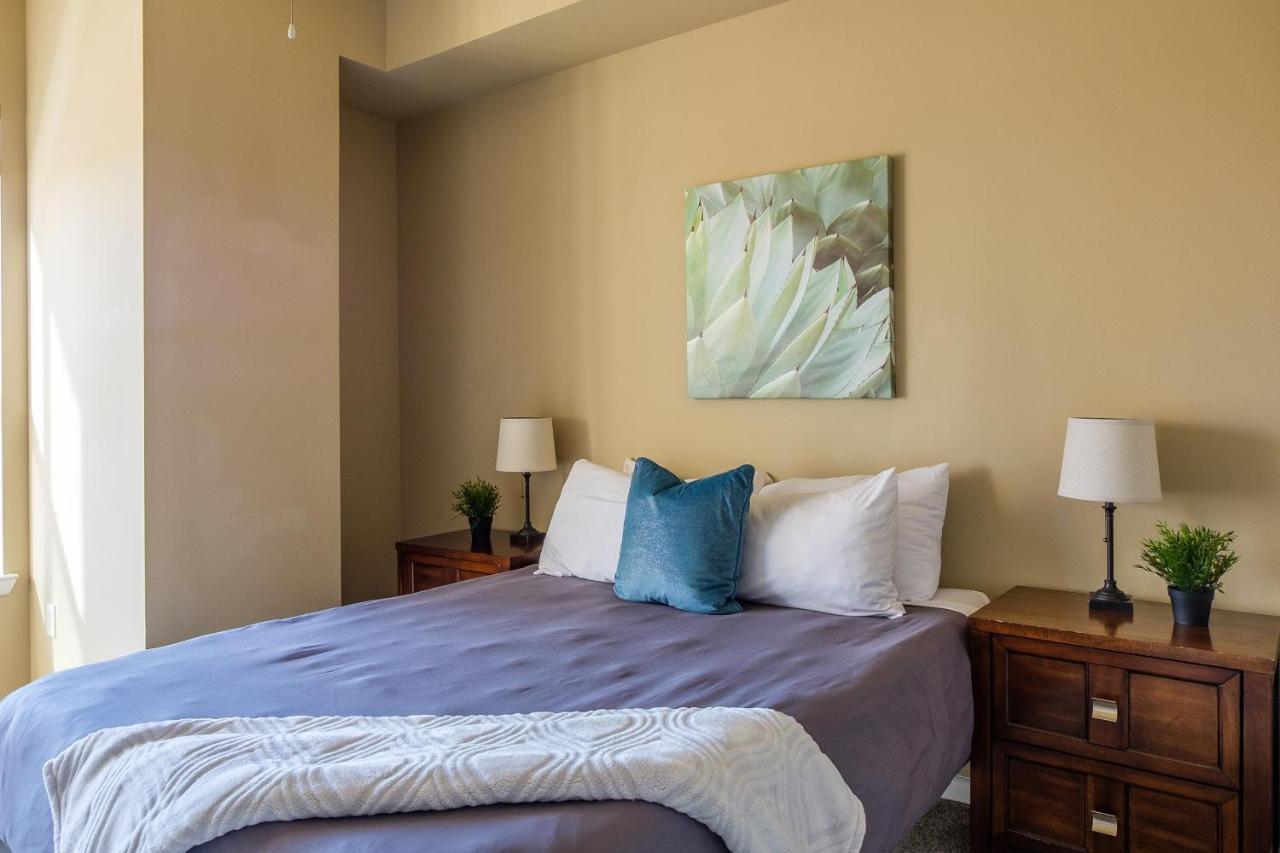 Frontdesk Oakwood Residence Apts Uptown Dallas Dış mekan fotoğraf