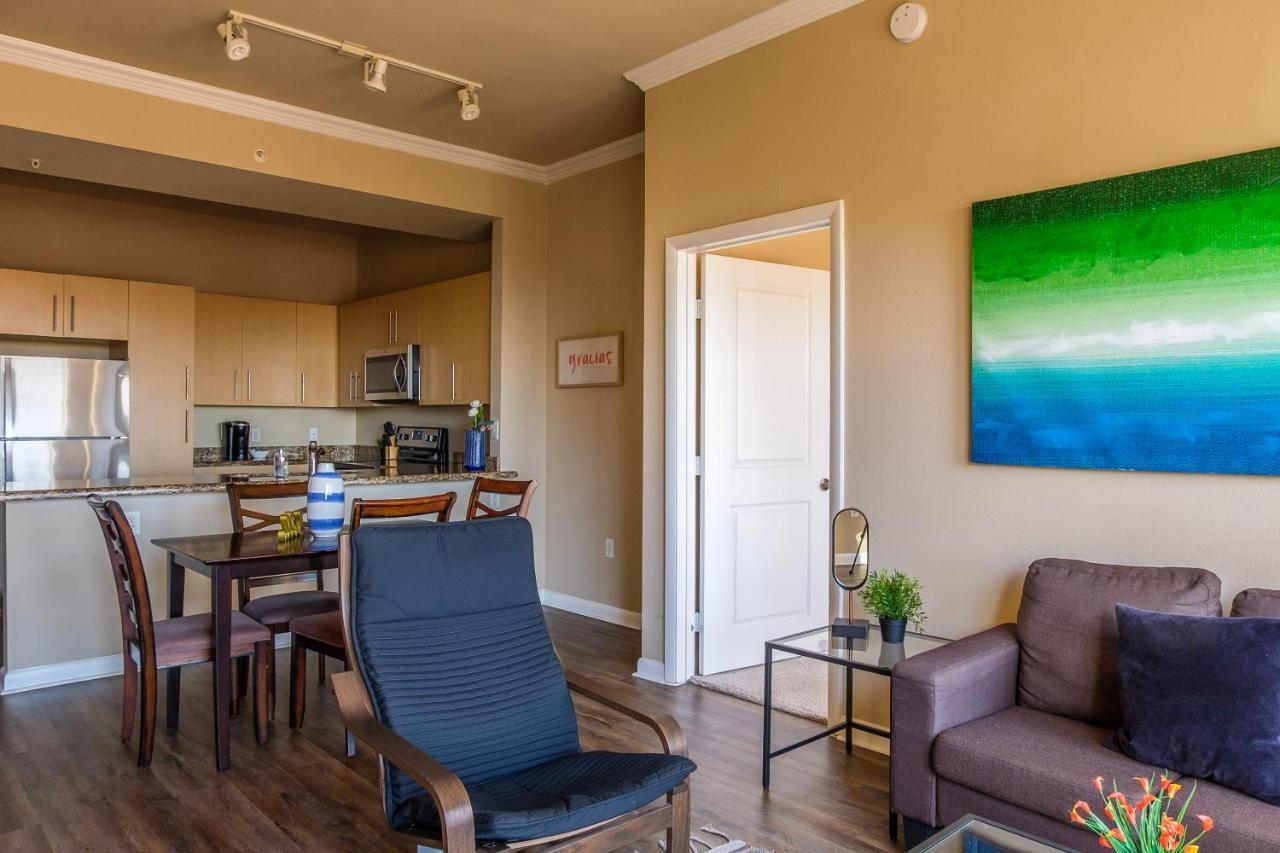 Frontdesk Oakwood Residence Apts Uptown Dallas Dış mekan fotoğraf