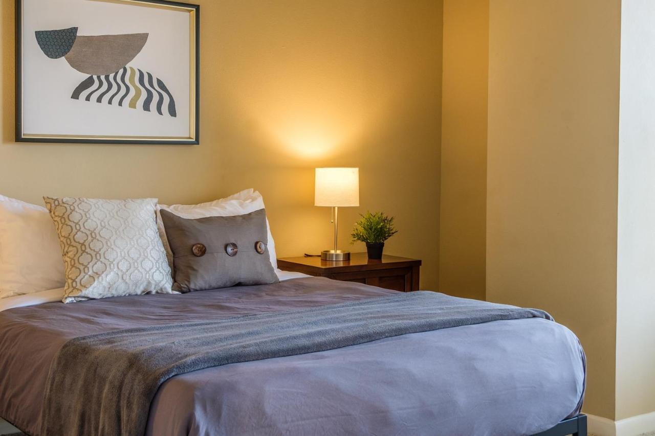 Frontdesk Oakwood Residence Apts Uptown Dallas Dış mekan fotoğraf