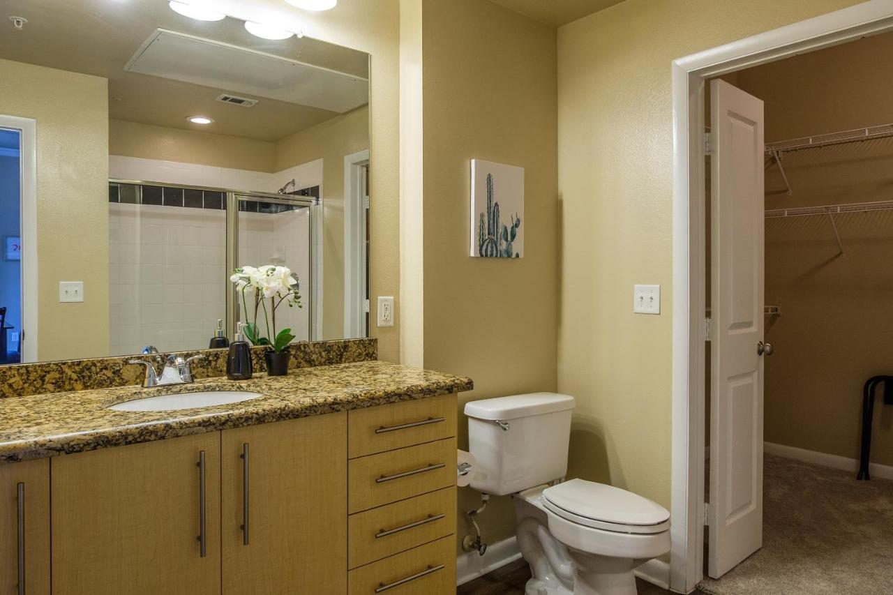 Frontdesk Oakwood Residence Apts Uptown Dallas Dış mekan fotoğraf