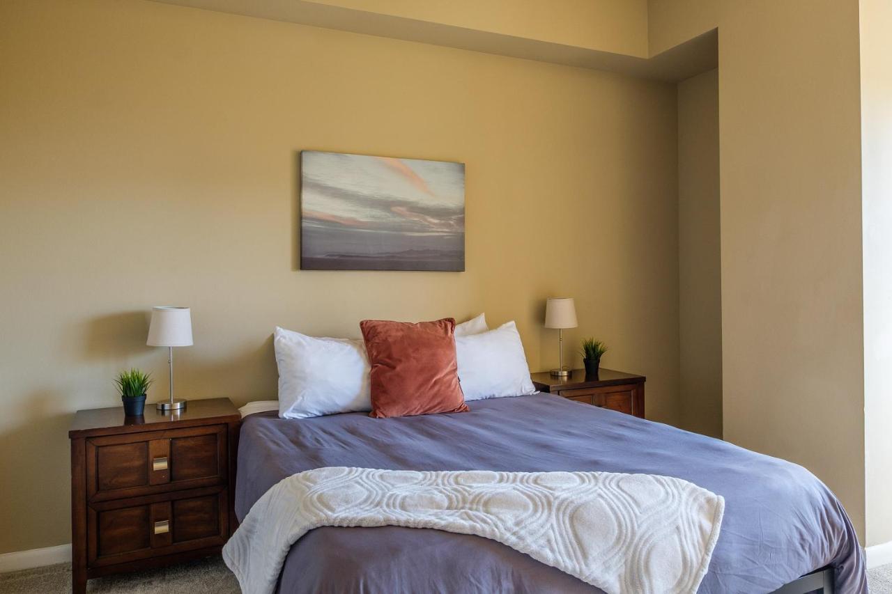 Frontdesk Oakwood Residence Apts Uptown Dallas Dış mekan fotoğraf